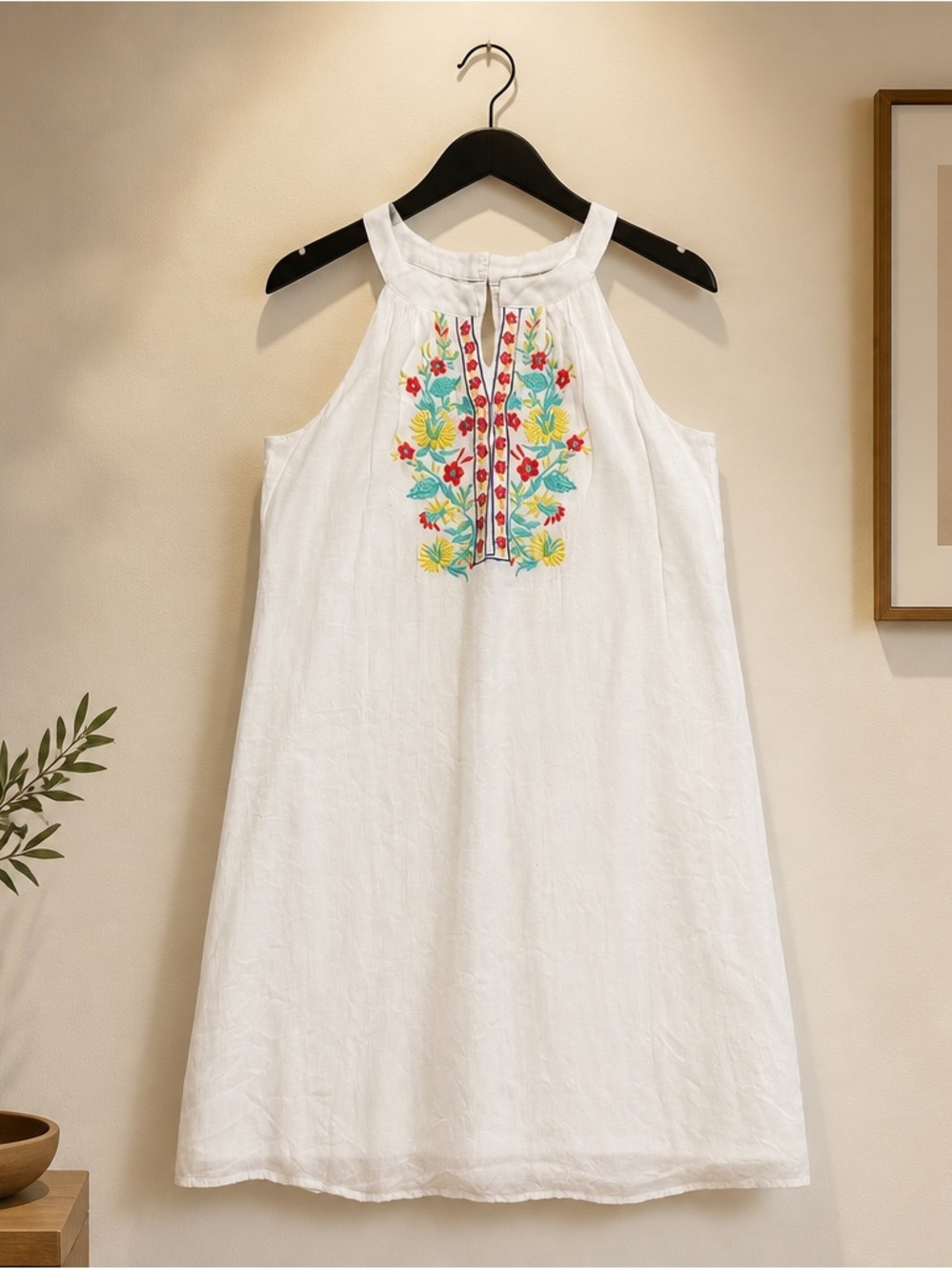 AUW White Embroidered Floral Sleeveless Shift Dress Keyhole Neck Size 10